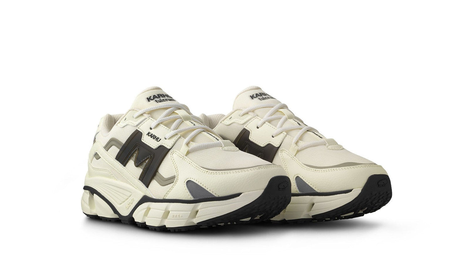 Karhu Super Fulcrum Vanilla Ice Black F860003 sneakers front